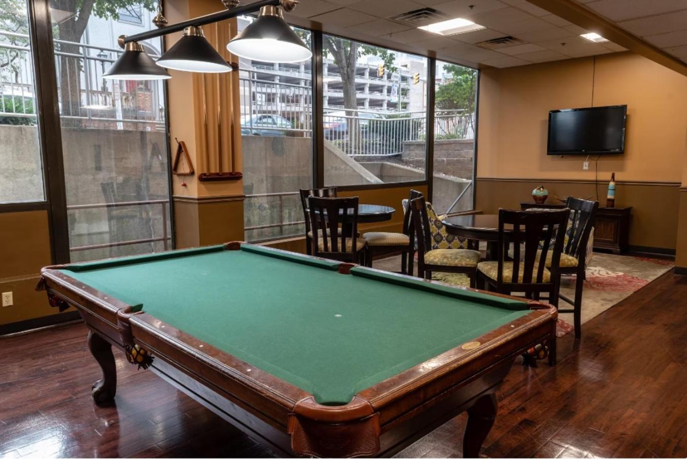 Pp 1111 Modern Corporate 1br, Pool, Gym Apartment
