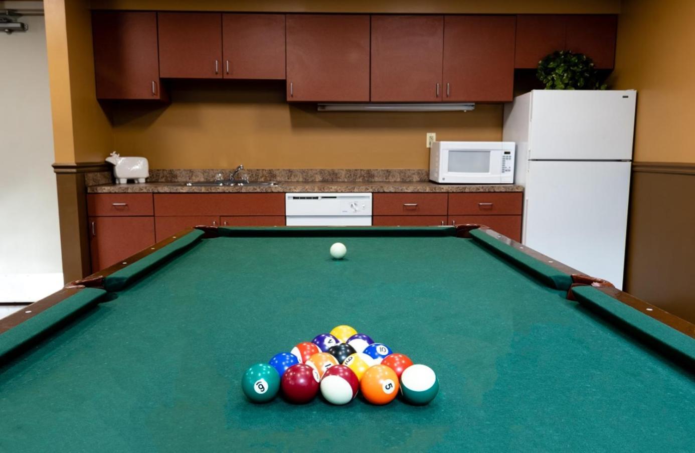 Pp 1111 Modern Corporate 1br, Pool, Gym Apartment