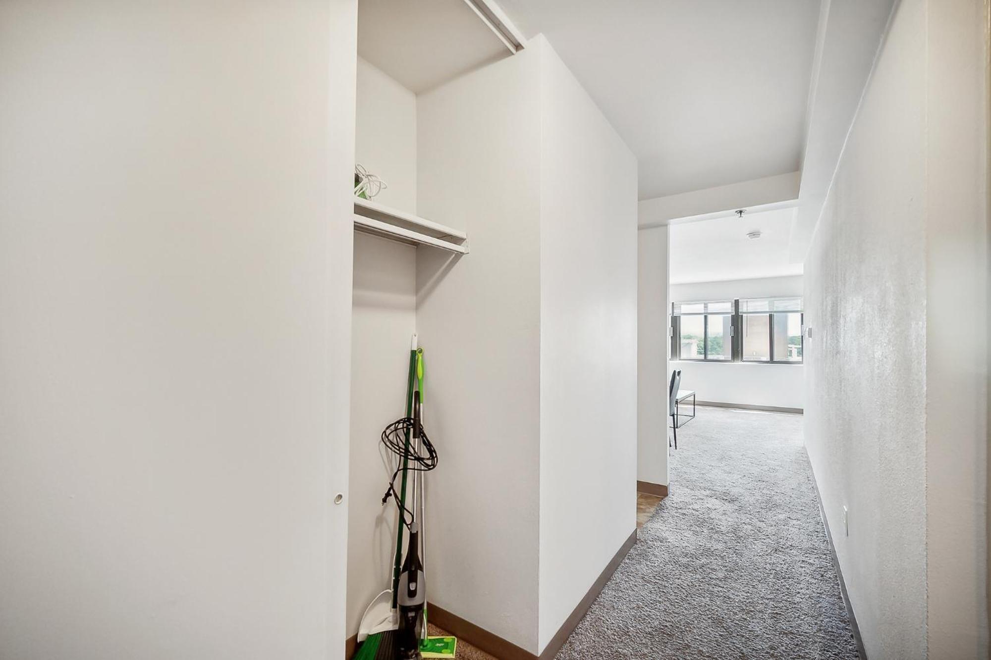 Pp 1111 Modern Corporate 1br, Pool, Gym Apartment Harrisburg