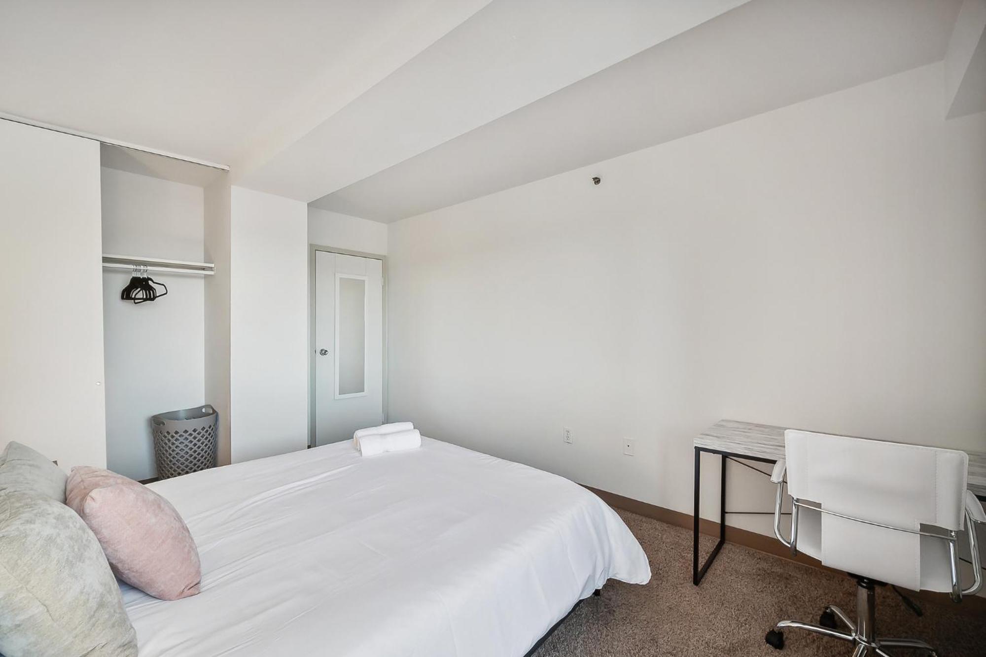 Pp 1111 Modern Corporate 1br, Pool, Gym *